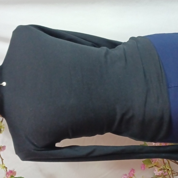 UNINUKOO WOMENS TOP SIZE M IN A BEAUTIFUL BLACK turtle neck - Picture 5 of 7